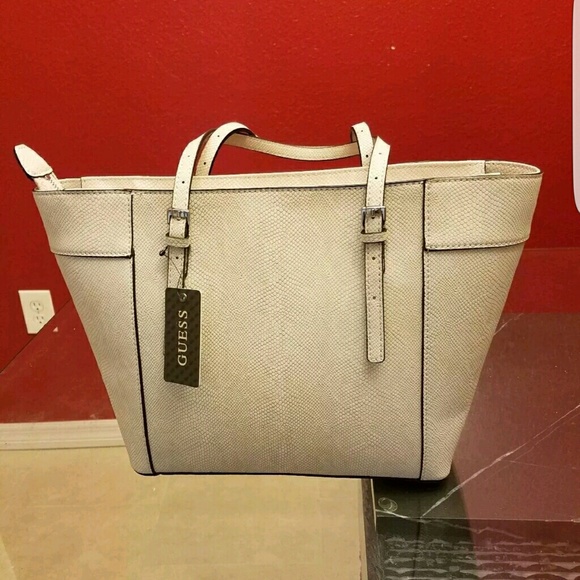 Guess Handbag - Picture 2 of 2