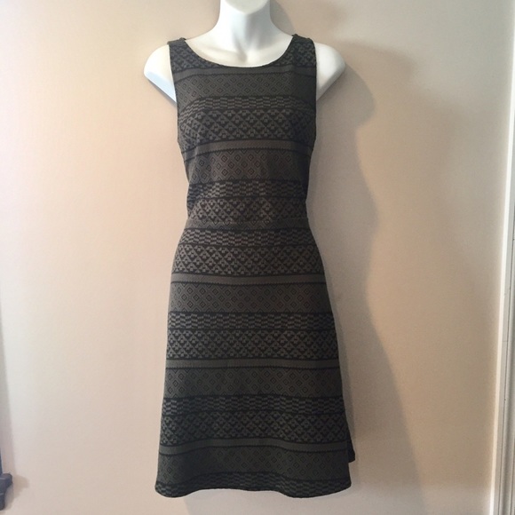 Apt. 9 Dresses & Skirts - 🆕 Apt 9 olive green and black jacquard dress