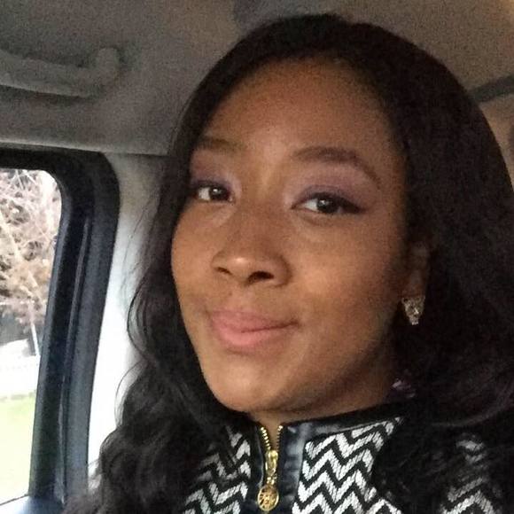 Meet your Posher, Carmen - Picture 1 of 1