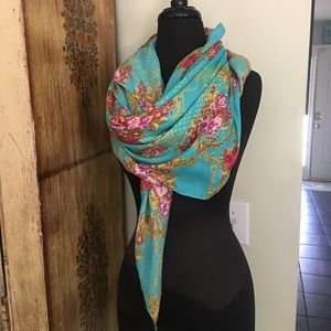 H&M funky scarf!