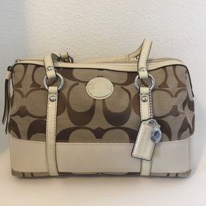 Coach medium sized shoulder bag! PERFECT CONDITION