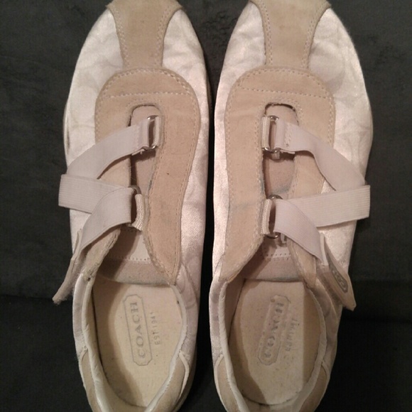 Coach Shoes - ?FLASH SALE?Coach white & tan sneakers