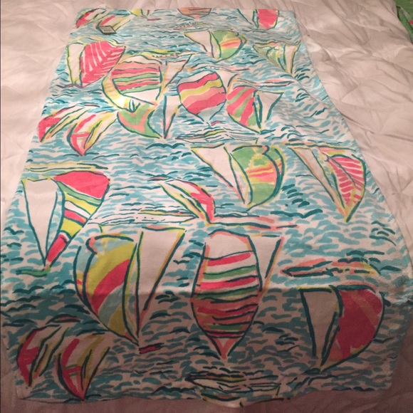 Lilly Pulitzer Beach Towel - Picture 1 of 1