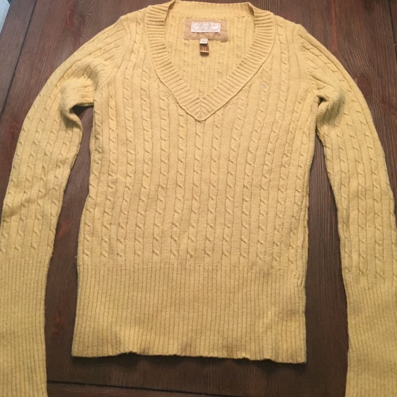 DONATED Yellow American Eagle Sweater - Picture 2 of 3