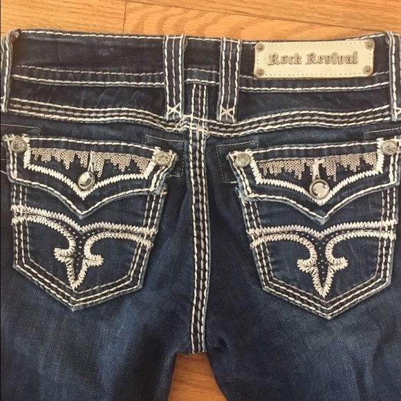 Size 26 Rock Revival Jeans - Like New Conditon.