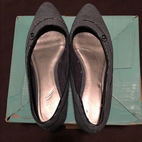Women's flats