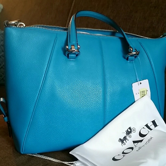 Medium Coach Handbag - Picture 4 of 4