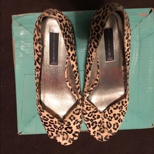 Steve Madden peep toe leopard wedges