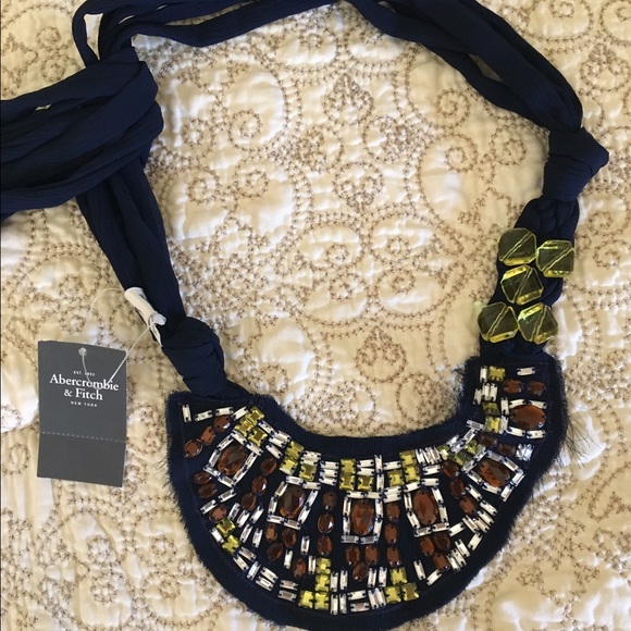 NWT Abercrombie & Fitch necklace/scarf accessory
