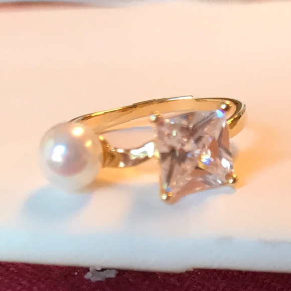 Jewelry - 18k Gold Plated Pearl and Crystal Ring