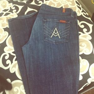 Dark denim 7️⃣ ' 👖 great condition (smoke home)