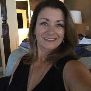 Meet your Posher, Debra