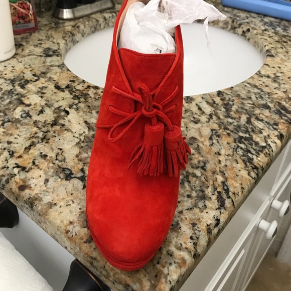 Shoe - Picture 2 of 4