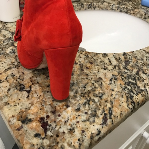Shoe - Picture 3 of 4