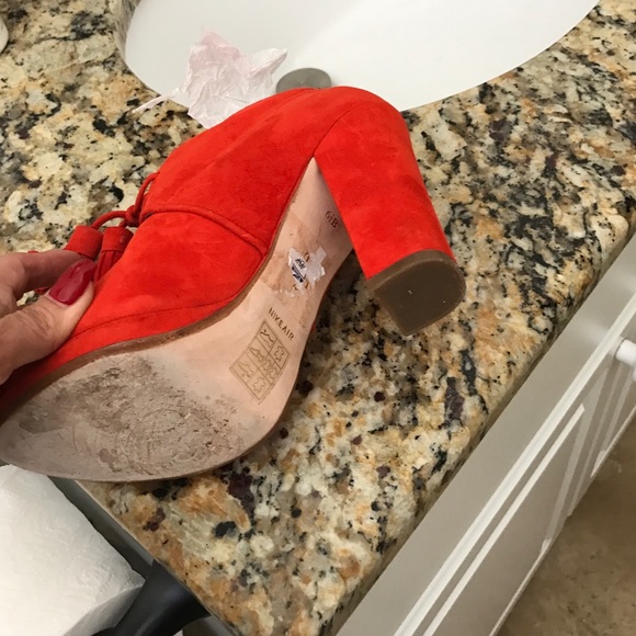 Shoe - Picture 4 of 4