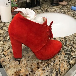 Shoe