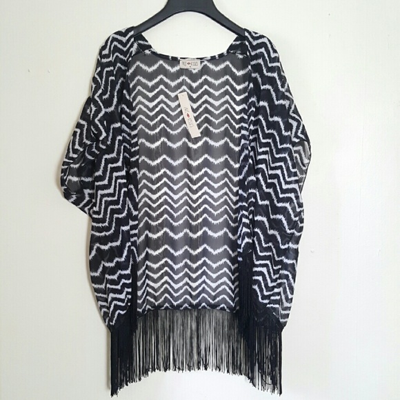 Free Kisses B&W Fringe Kimono NWT