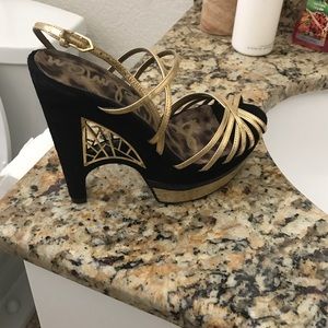 Shoe
