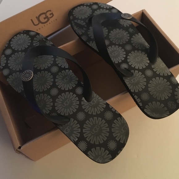 Uggs used flip flops size 8 authentic no box