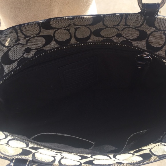 Black Coach handbag - Picture 3 of 3