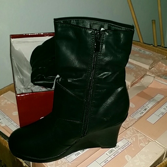 Boots - Picture 2 of 3