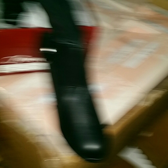 Boots - Picture 3 of 3