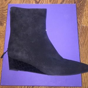 Fineline black suede bootie