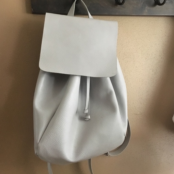 Large pebble leather light grey Zara backpack!
