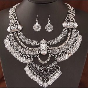 Luxury bib necklace