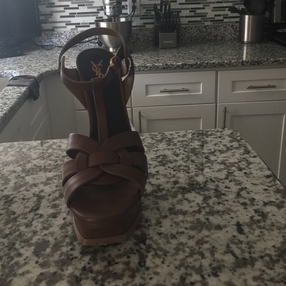 Beautiful pair of Yves Saint Lauret Shoes