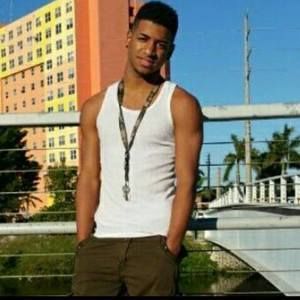 Meet your Posher, Cesar alejandro