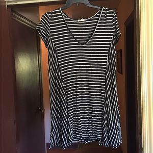 black and white stripped tee shirt dress