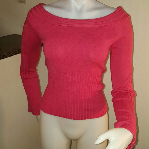 Stretch cable knit sleeve sweater