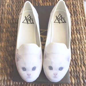 YRU White Cat Loafers 😻