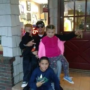 Meet your Posher, Manuel