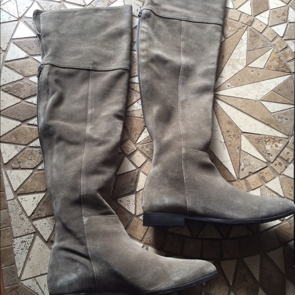 ⚡️CLOSET SALE⚡️Classy Over The Knee Boot - Picture 4 of 4
