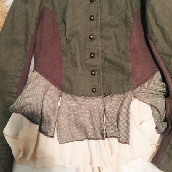 Buckle jacket - Picture 2 of 3
