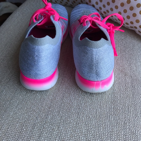 Nike Free RN Flyknit - Picture 3 of 3