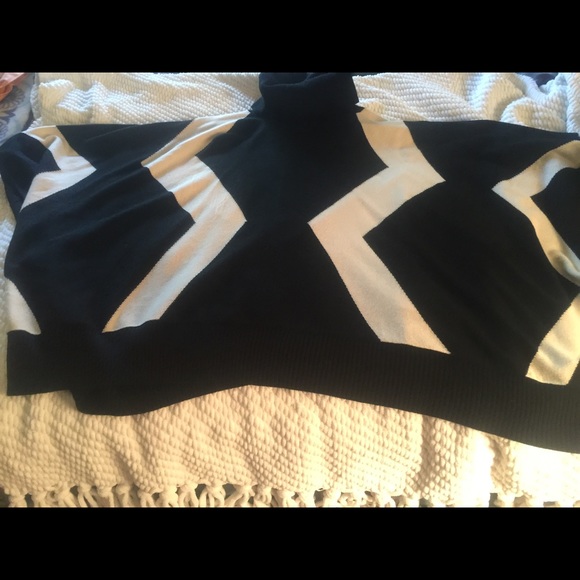 Black and White Poncho - Picture 2 of 3