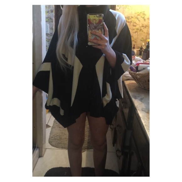 Black and White Poncho - Picture 3 of 3