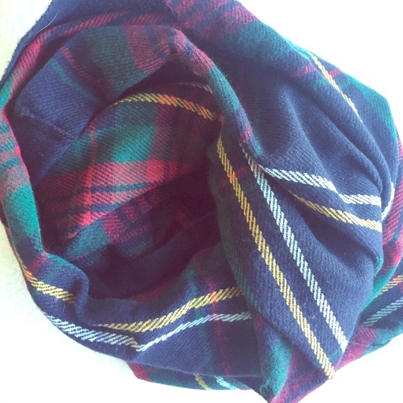 FLANNEL INFINITY SCARF
