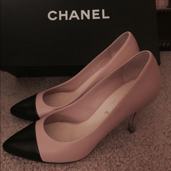New Chanel 14P Black/Pink Leather Cap Toe Heels - Picture 4 of 4