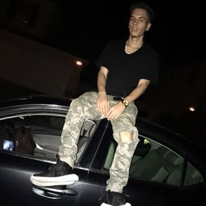 Meet your Posher, Beau