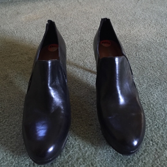 Black leather  dress booties - Picture 2 of 4