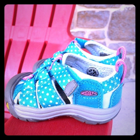 Toddler KEEN sandals! Adorable