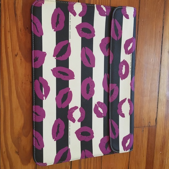 Marc by Marc Jacobs 13" Computer Case.