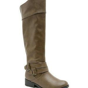 Brown Plateau Double Buckle Boots
