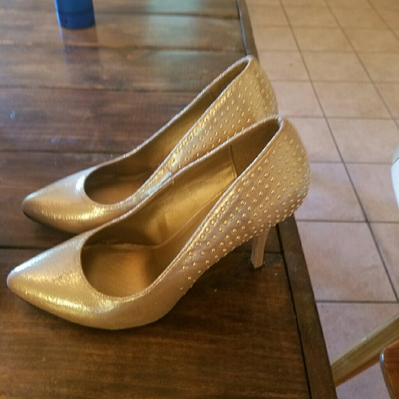 Breckelles gold pumps