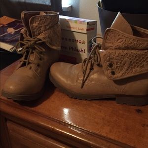 Light brown boots size 7.5 never been worn!!