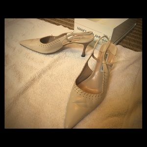 Posh! Manolo kitten heels!